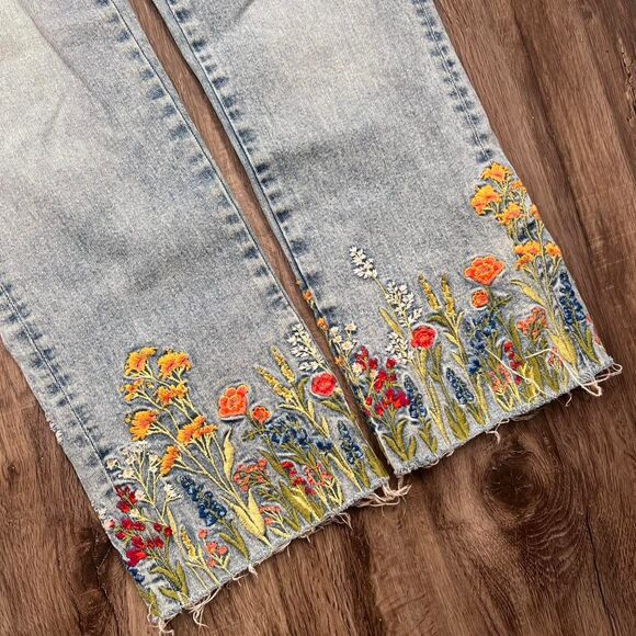 Anthropologie Driftwood Boho Embroidered Frayed Ankle Colette Jeans - Picture 3 of 7